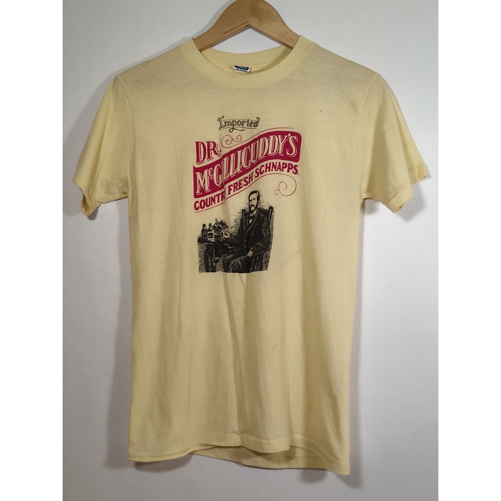 VTG Dr‎ McGillicuddys Country Fresh Schnapps Graphic T Shirt Mens Large Yellow